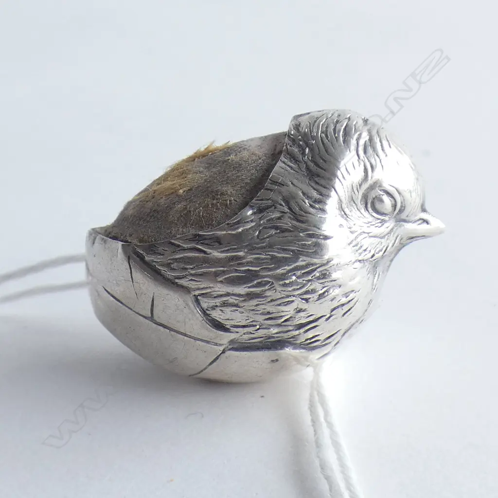 EDWARDIAN SILVER CHICK PIN CUSHION CHESTER 1907 Image 1++