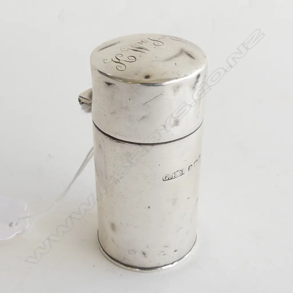 (20632) SILVER PERFUME BOTTLE WITH GLASS INNER AND STOPPER HALLMARKED BIRMINGHAM 1908 H. 65mm W. 76g AF DENTED ALL OVER Image 1++