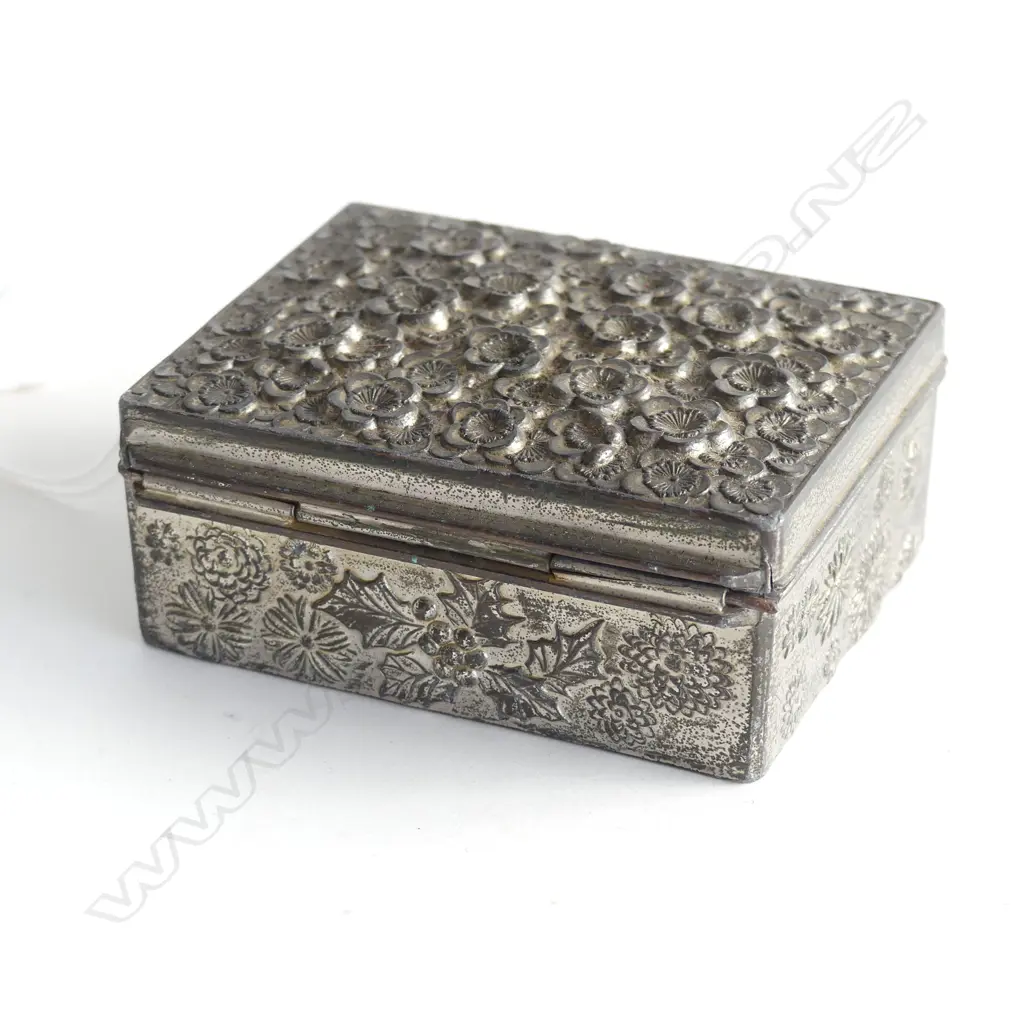 PEWTER? TRINKET BOX W. 80mm x 65mm H. 35mm Image 1++