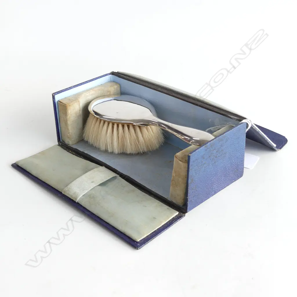 SILVER BABYS HAIRBRUSH IN ORIGINAL BOX HALLMARKED BIRMINGHAM L.165mm Image 1++