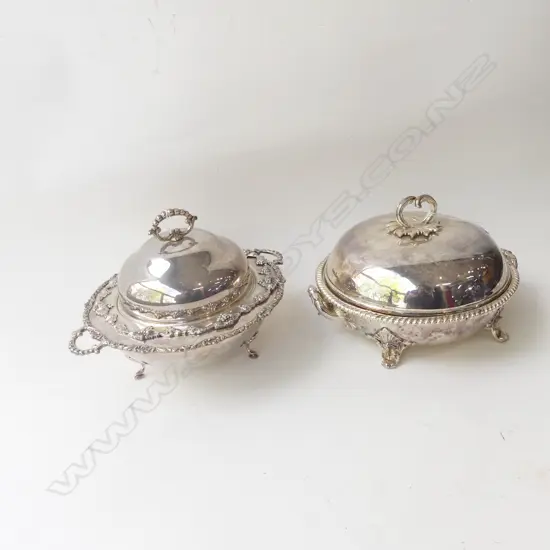 2 VINTAGE SILVER PLATE LIDDED SERVING DISHES (LARGEST DIA 250MM)