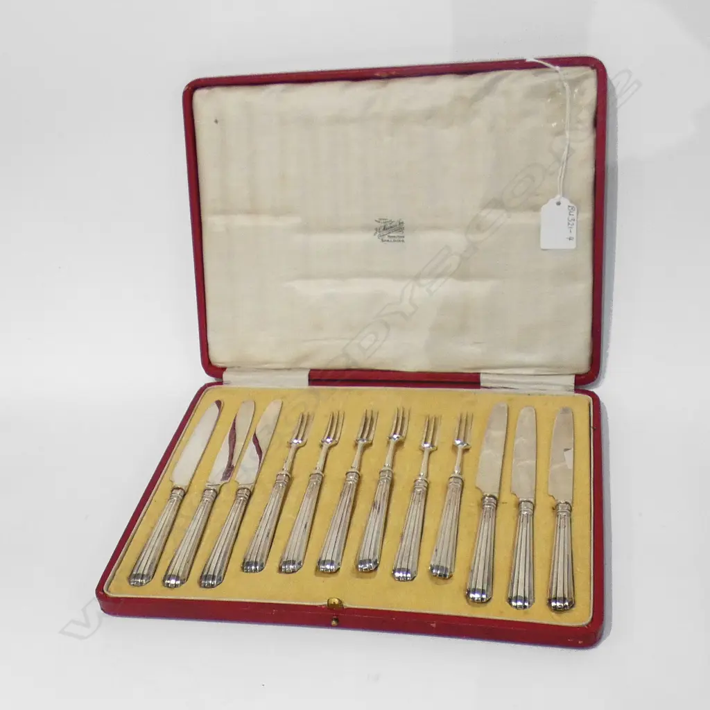 CASED EARLY 20TH CENT SILVER & PLATE FRUIT SET 6 KNIVES & 6 FORKS Image 1++
