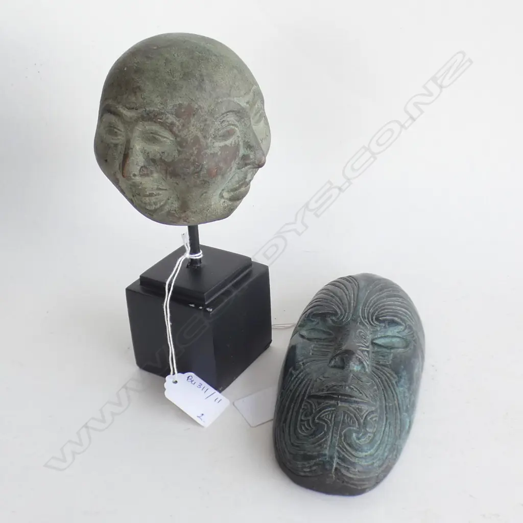BRONZE HEAD w. 4 FACES ON STAND + MAORI FACE H.190mm Image 1++
