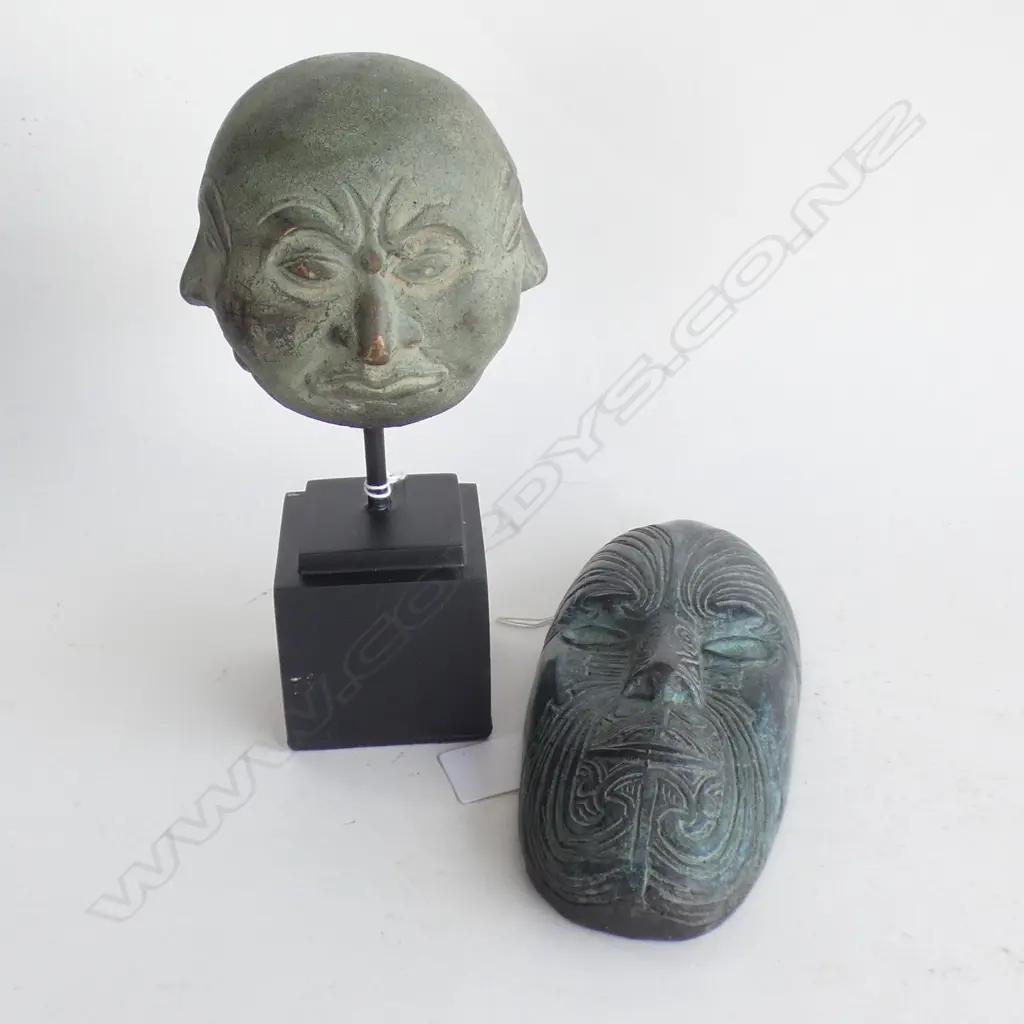 BRONZE HEAD w. 4 FACES ON STAND + MAORI FACE H.190mm Image 1++
