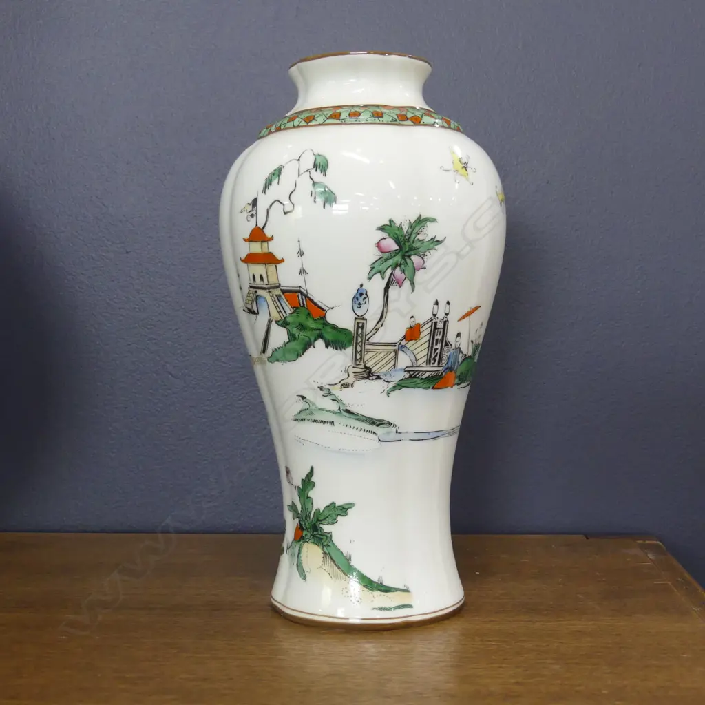 ROYAL WORCESTER CHINOISERIE DECORATED VASE. H.210mm Image 1++
