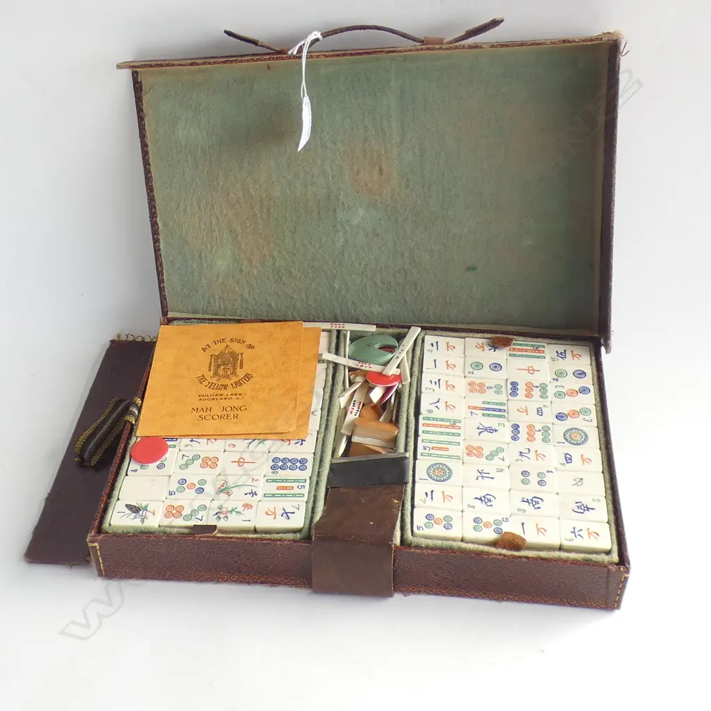 VINTAGE BONE & BAMBOO MAH JONG SET (CASE AF) W.330mm Image 1++