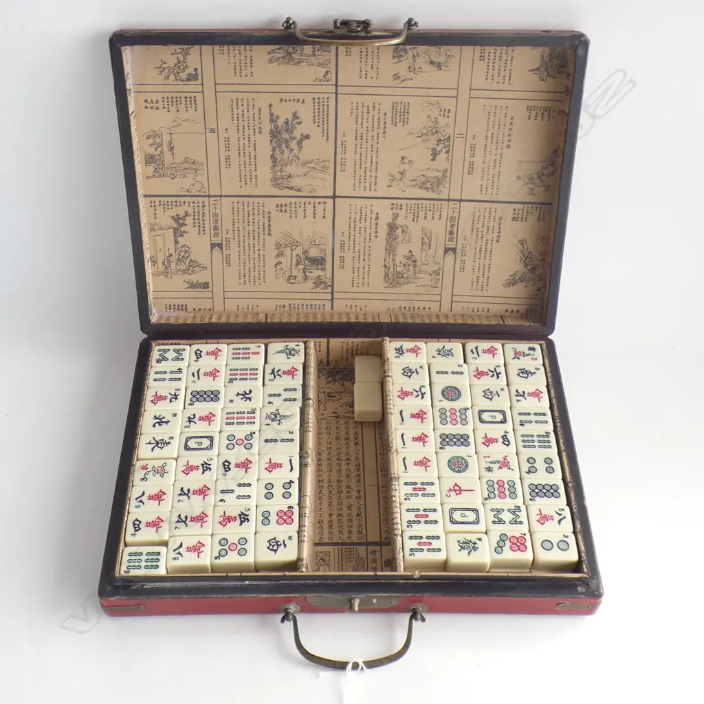 VINTAGE STYLE MAH JONG SET IN RED CASE w. DRAGON DESIGN Image 1++
