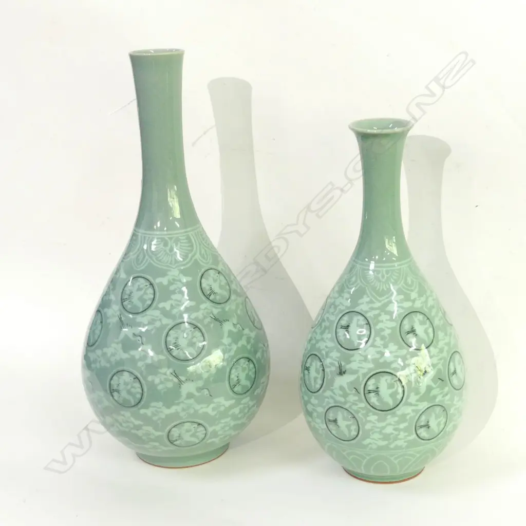 2 ORIENTAL CELADON VASES H.400 / 340mm Image 1++