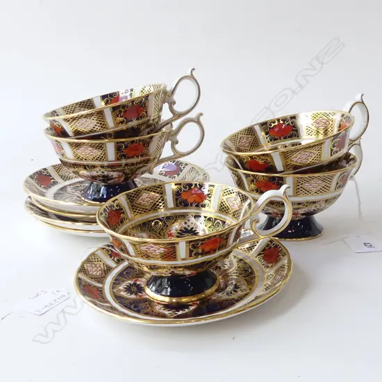 5 ROYAL CROWN DERBY IMARI CUPS & SAUCERS - COUPE FOOTED CUPS