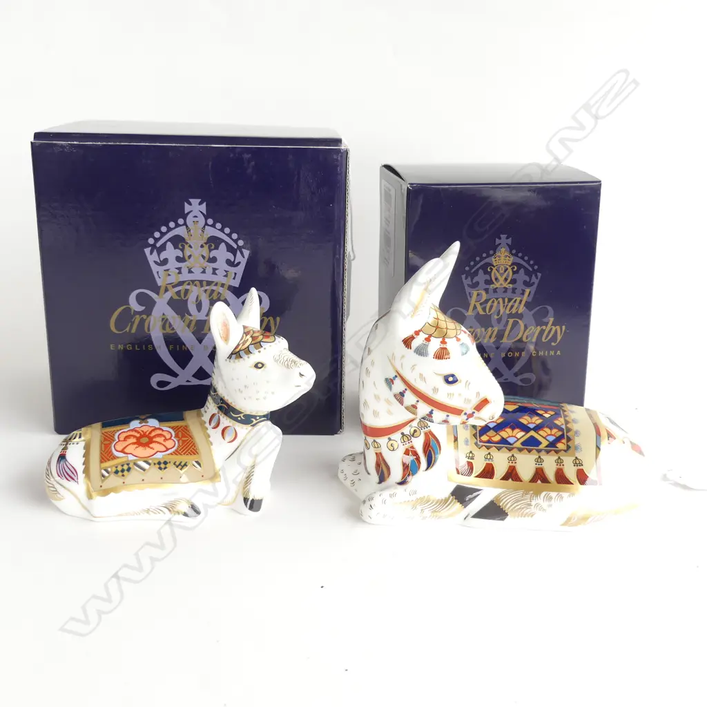 2 ROYAL CROWN DERBY DONKEY & FOAL PAPERWEIGHTS, BOTH w. BOX L.135mm Image 1++