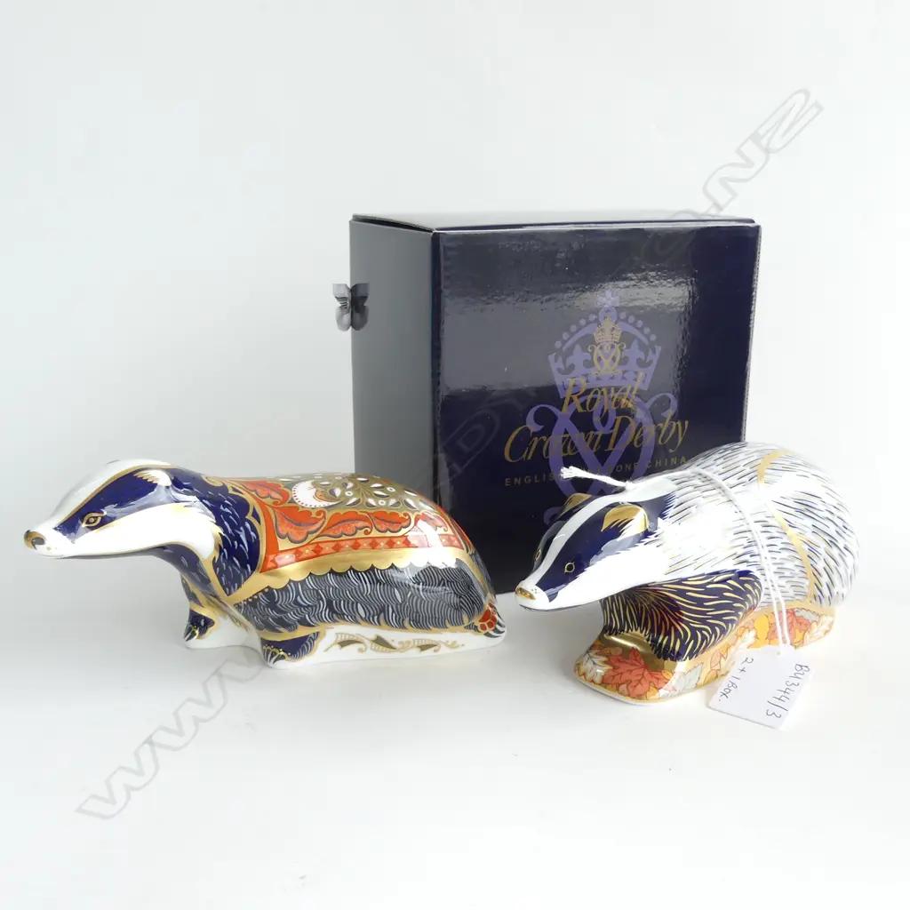 2 ROYAL CROWN DERBY WOODLAND & MOONLIGHT BADGER PAPERWEIGHTS, WOOD w. BOX L.150mm Image 1++
