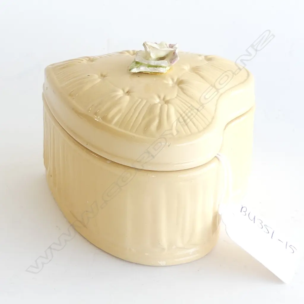 VINTAGE CROWN LYNN TRINKET BOX #.491. AF Image 1++