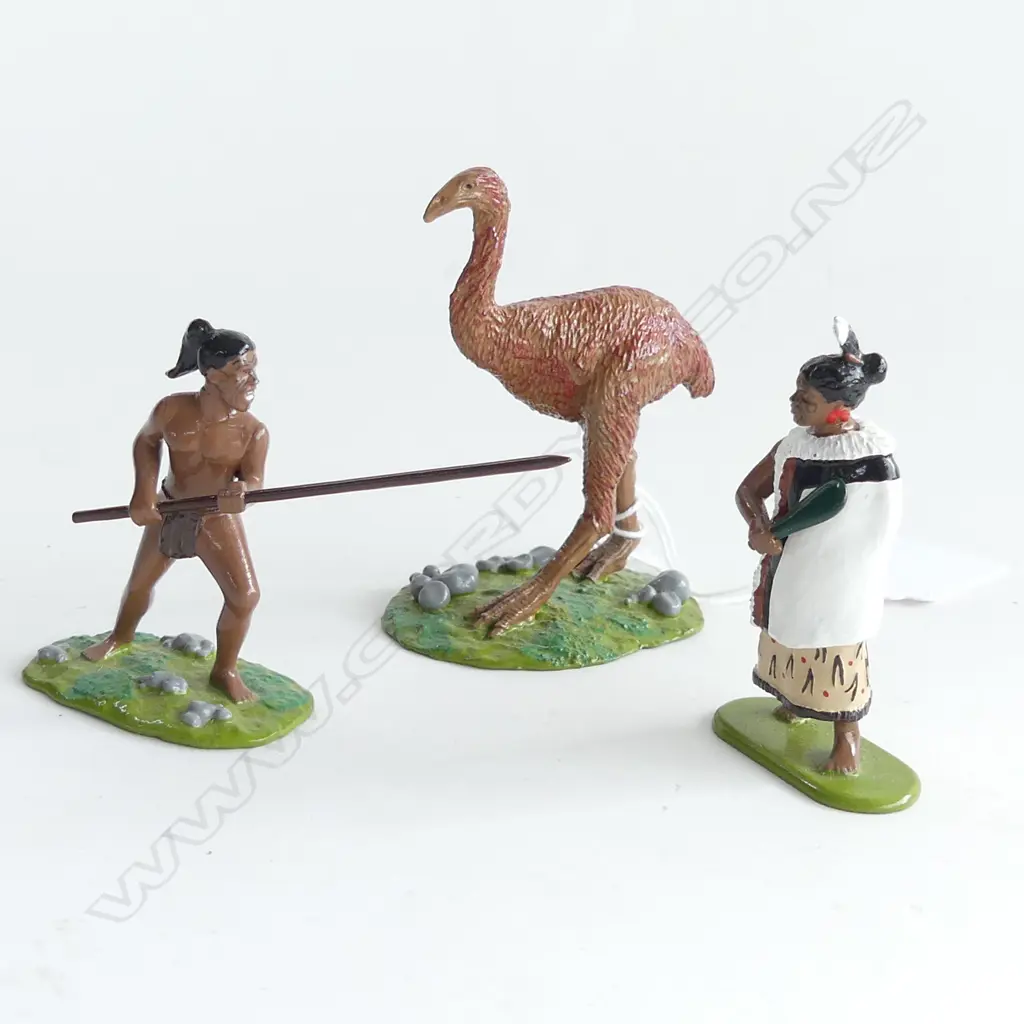 3 PAINTED METAL 'REGAL' FIGURES; 2 MAORI MEN + MOA H.75mm Image 1++