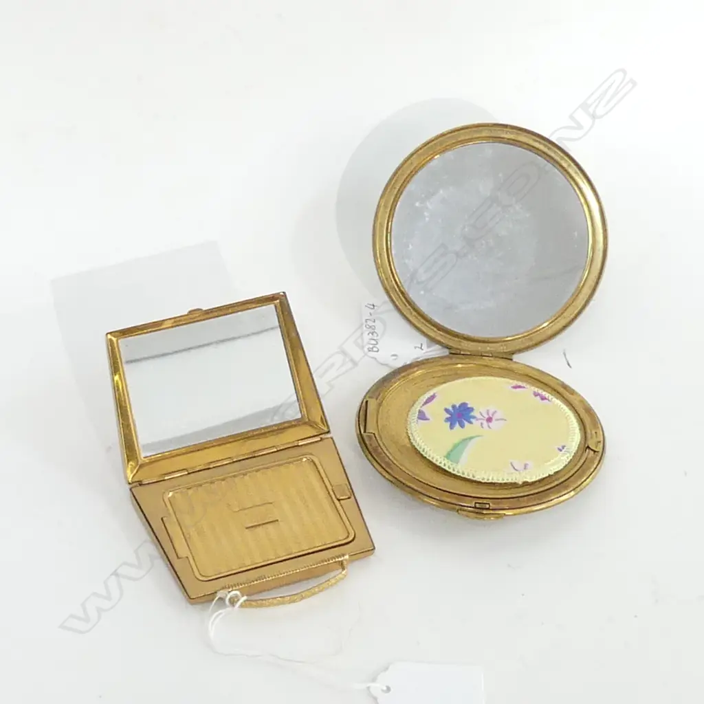 2 VINTAGE COMPACTS; 1 MASCOT RED HANDBAG SHAPE (L 75MM) & 1 KIGU WITH BLACK LID & BIRD ENAMEL DECAL (DIA 90MM) Image 1++