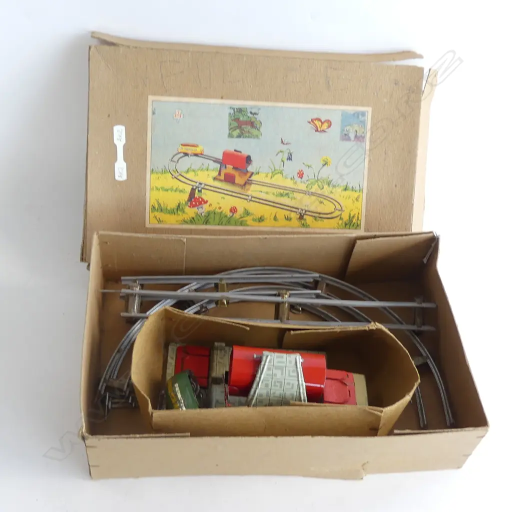 TIN TRAIN SET IN ORIGINAL BOX WORKING? Image 1++