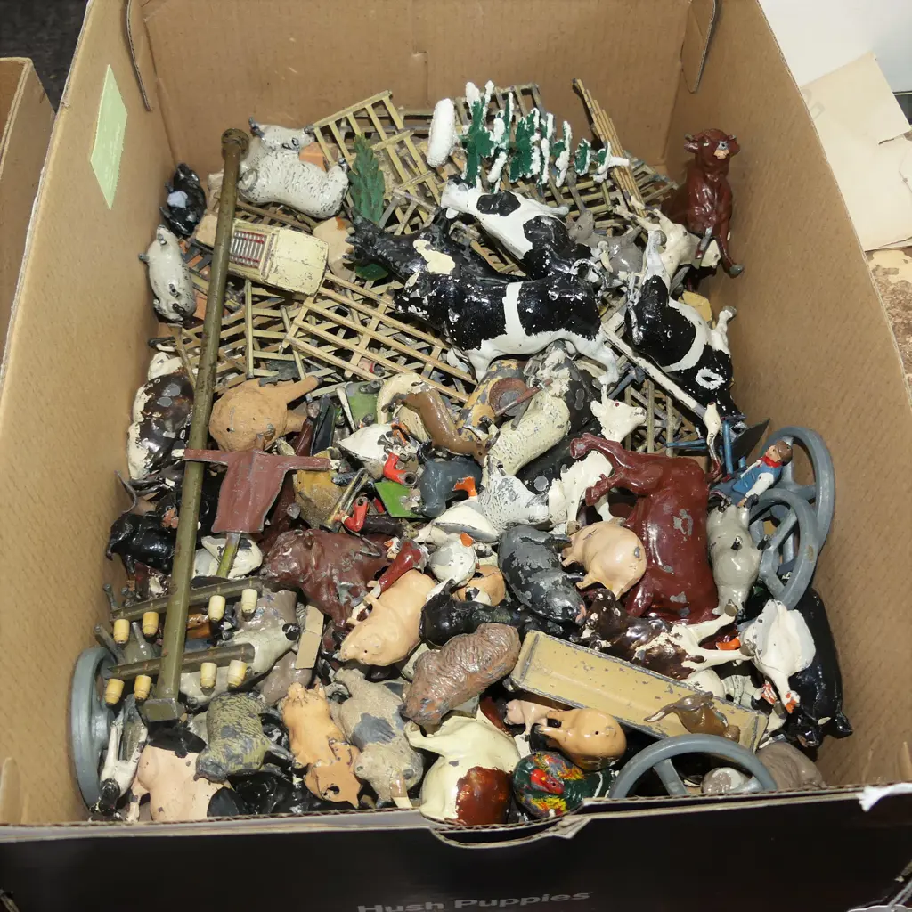 BOX LOT VINTAGE TIN TOY FARM GATES & ANIMALS ETC Image 1++