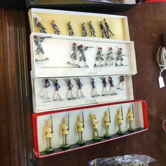 4 BOXES VINTAGE TOY SOLDIERS INCL. MAORI WWI CONTINGENT 