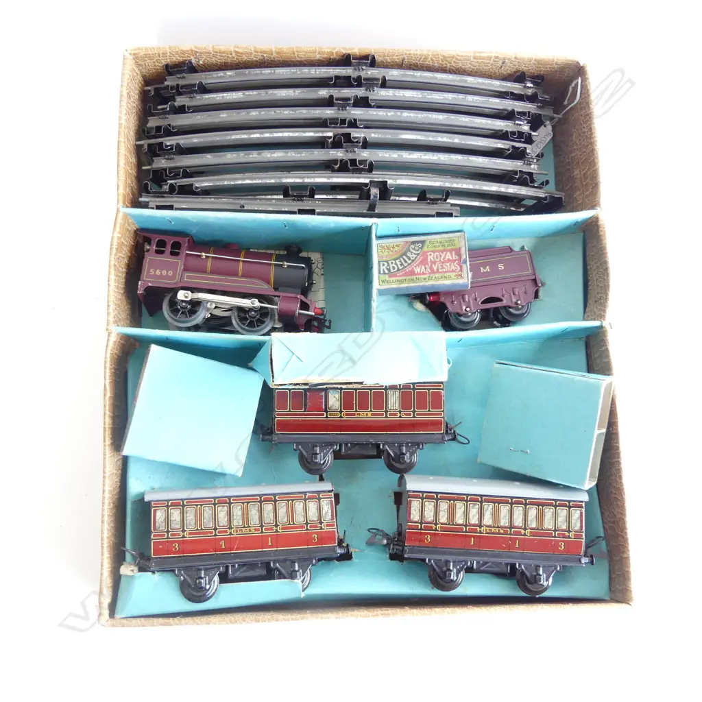 (20625) HORNBY No. 501 PASSENGER SET IN ORIGINAL BOX IN PLAY WORN CONDITION Image 1++