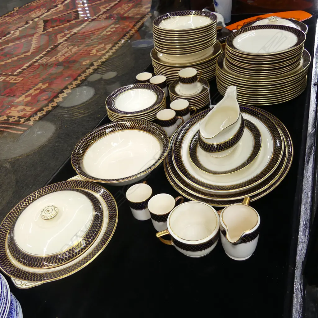 LG SOHO POTTERY AMBASSADOR WARE DINNER SERVICE, 12 PLACE SETTINGS + SERVING DISHES... Image 1++