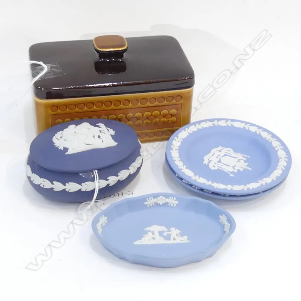 4 PCS WEDGWOOD JASPERWARE INC. COBALT LIDDED BOX + HORNSEA  SAFFRON BUTTER DISH  Image 1++