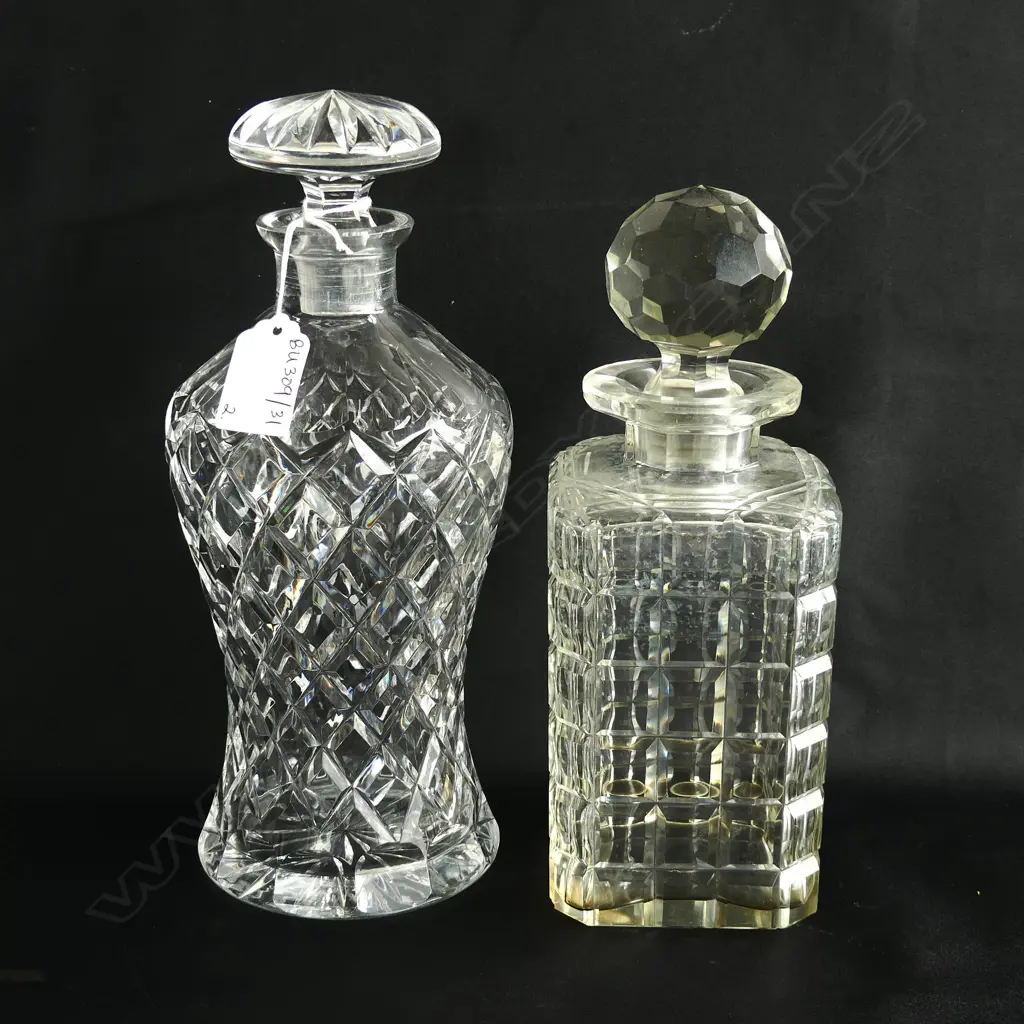 2 CRYSTAL DECANTERS H.250mm Image 1++