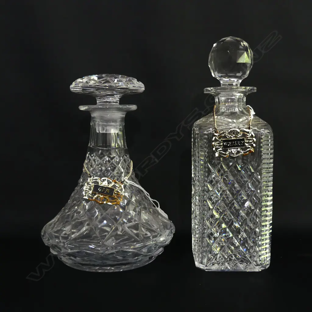 PR VINTAGE HEAVY CUT GLASS DECANTERS (LARGEST H 260MM) WITH WHISKY & GIN SWING TAGS Image 1++