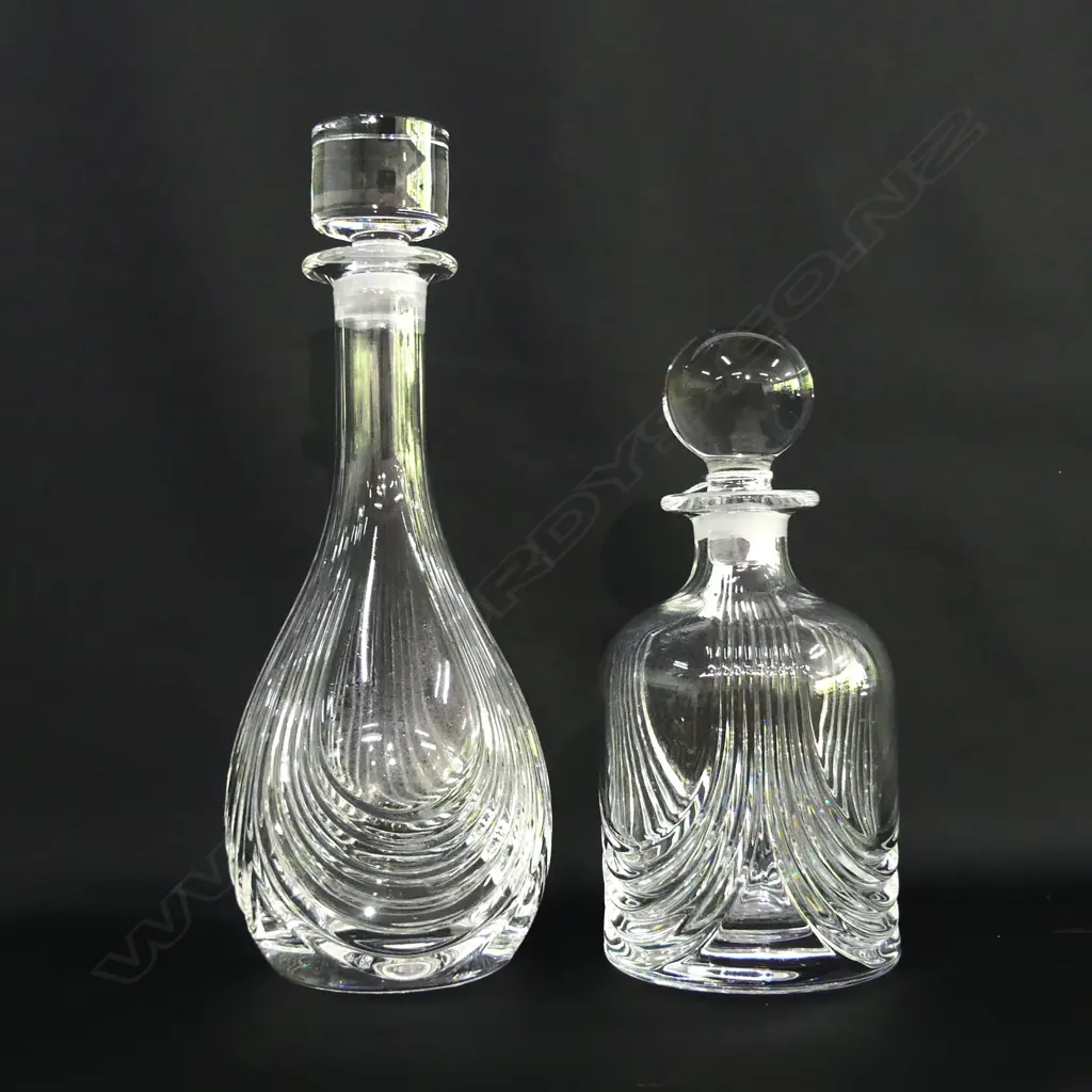 2 CRYSTAL DECANTERS H.310 / 230mm Image 1++
