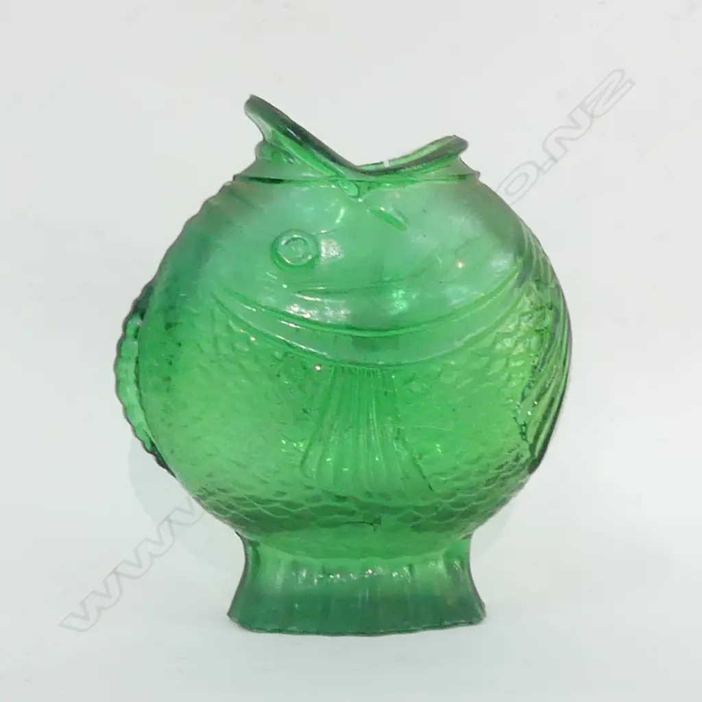 LARGE GREEN GLASS FISH SHAPED VASE H 235MM Image 1++