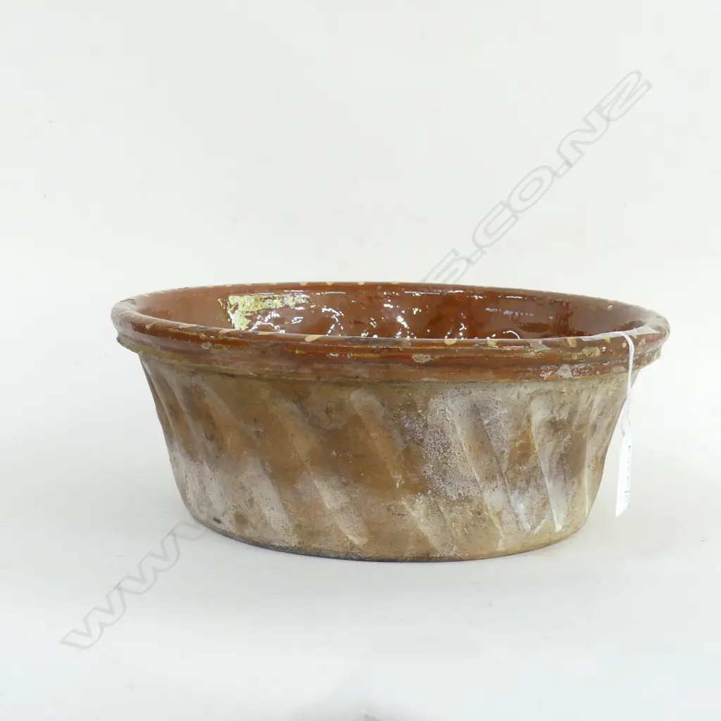 VINTAGE EUROPEAN TIN GLAZED BOWL 270mm dia Image 1++