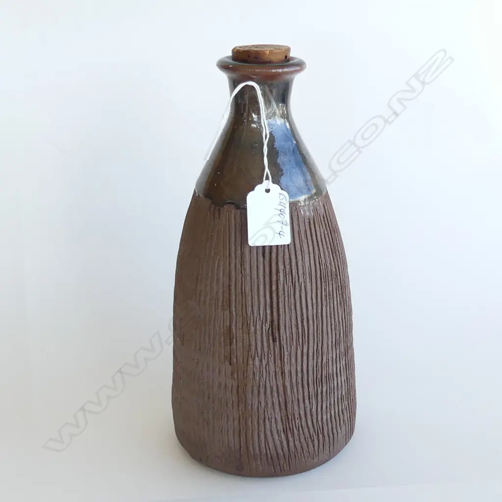 MIREK SMISEK TALL BOTTLE C170/80'S VERTICLE COMBED BODY. H250mm  Image 1++