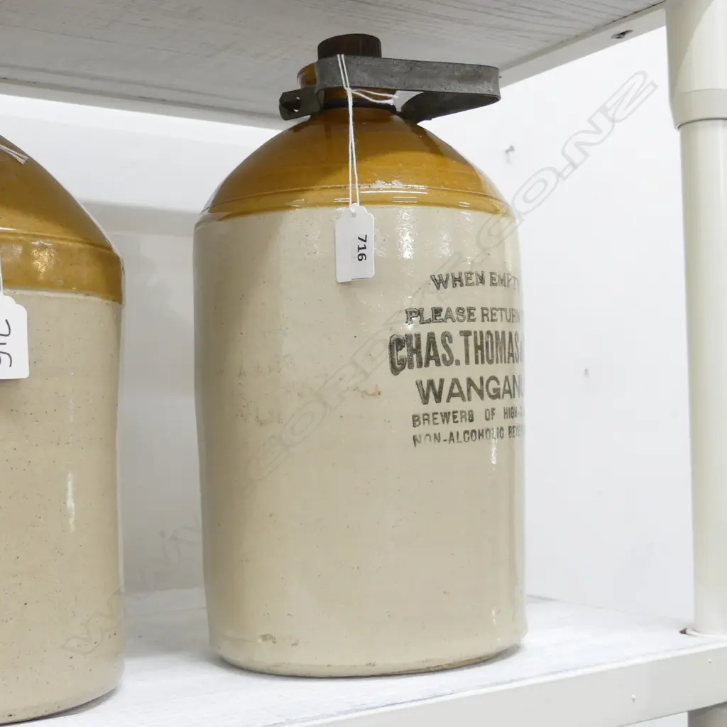 OLD STONE CROCK 'CHAS. THOMAS & CO. WANGANUI' H.390mm Image 1++