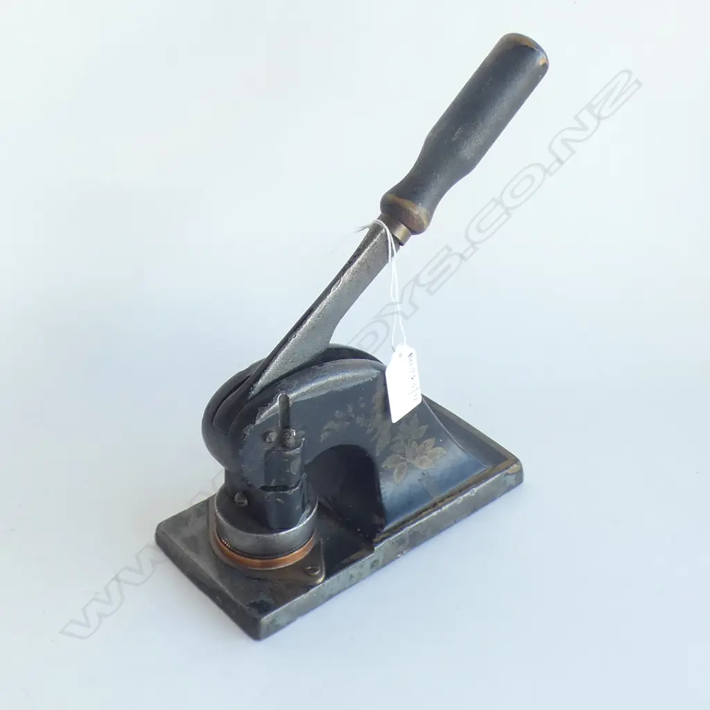 ANTIQUE CAST IRON PAPER SEAL PRESS 'EUNAN MCCARRN NOTARY PUBLIC DUBLIN' Image 1++