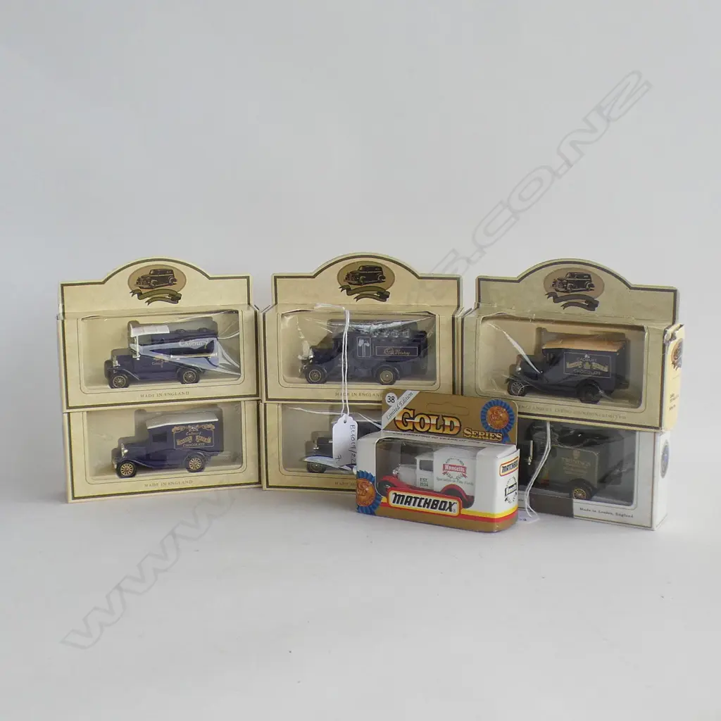 7 BOXED MODEL CARS; 5x CADBURY ETC Image 1++