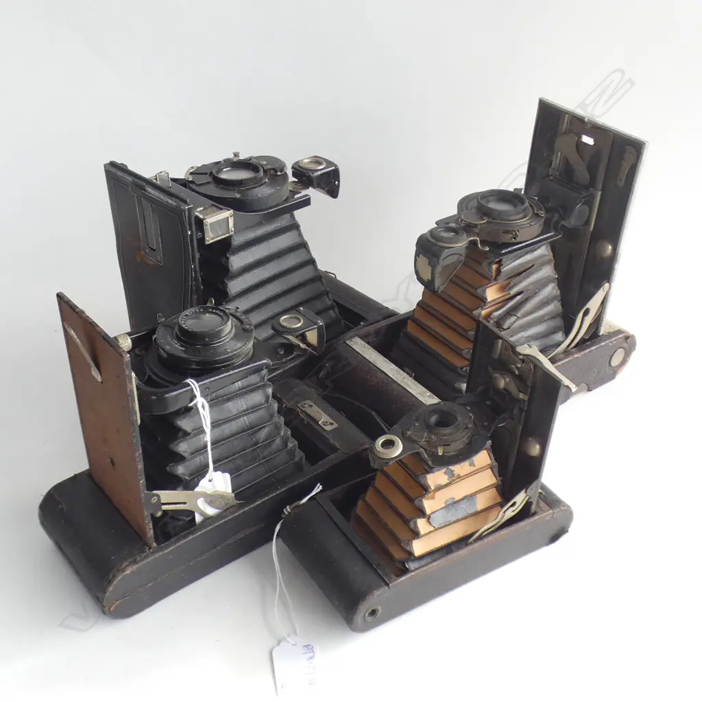4 VINTAGE FOLDING CAMERAS AF Image 1++