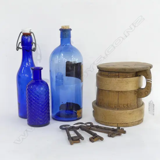 3 OLD BLUE GLASS BOTTLES (TALLEST H 340MM) + OLD WOODEN TANKARD + 5 VINTAGE KEYS