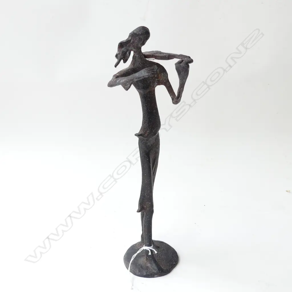 METAL ELONGATED FIGURE; VIOLINIST H.305mm Image 1++