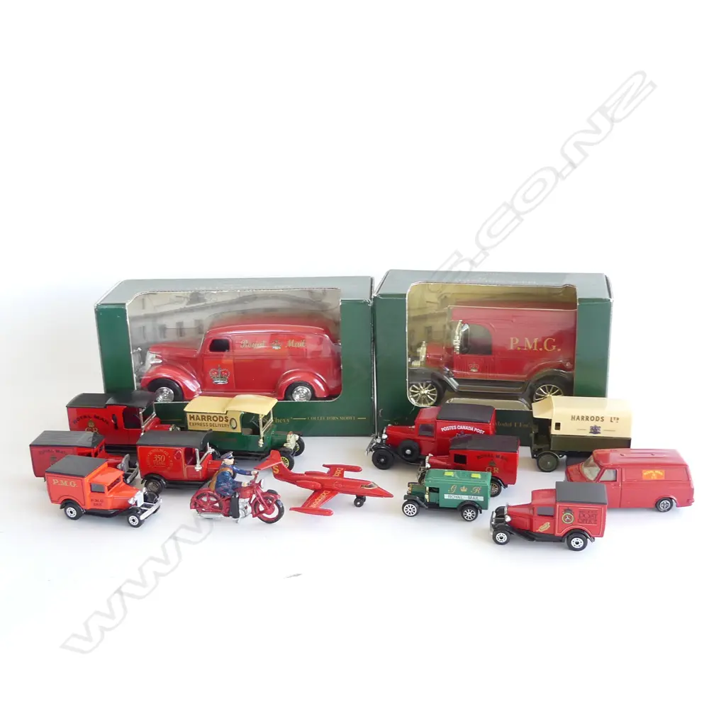 BOX LOT OF COLLECTIBLE CARS Image 1++