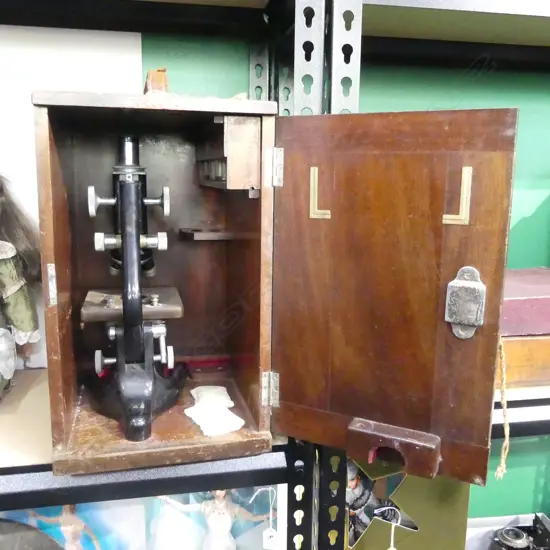 VINTAGE MICROSCOPE, BOXED H.375mm