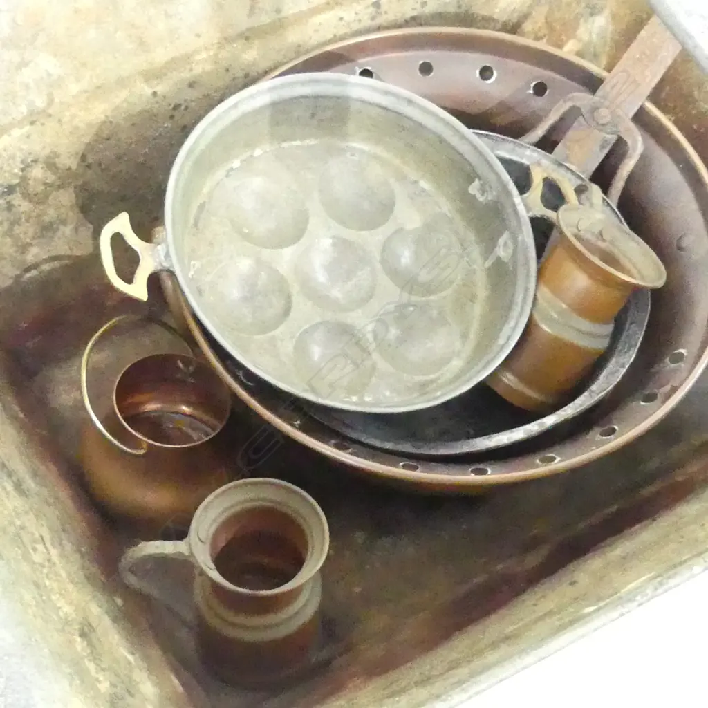 GALVINISED METAL TRUG L.500mm + ASST. COPPER CONTENTS, PAN ETC Image 1++