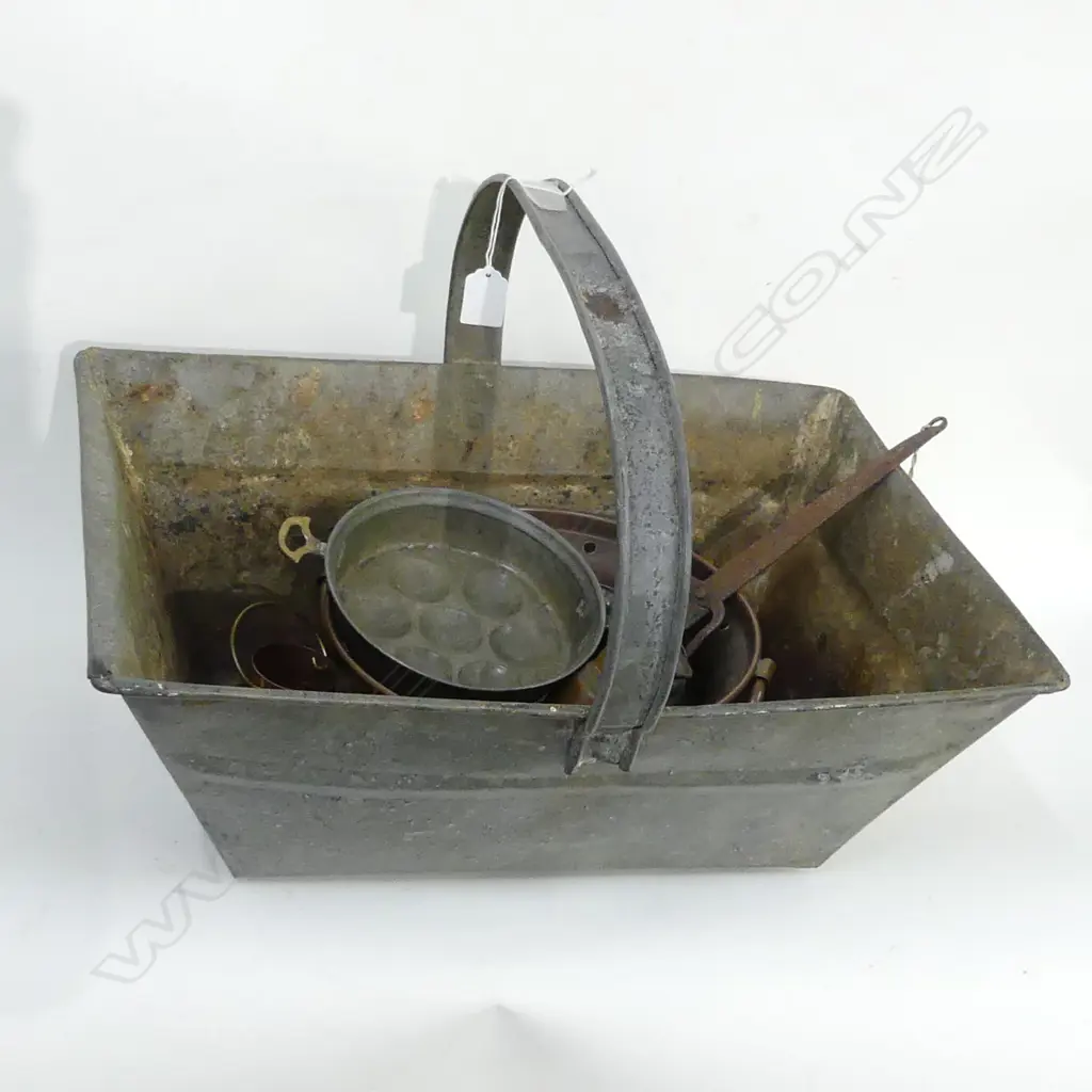 GALVINISED METAL TRUG L.500mm + ASST. COPPER CONTENTS, PAN ETC Image 1++