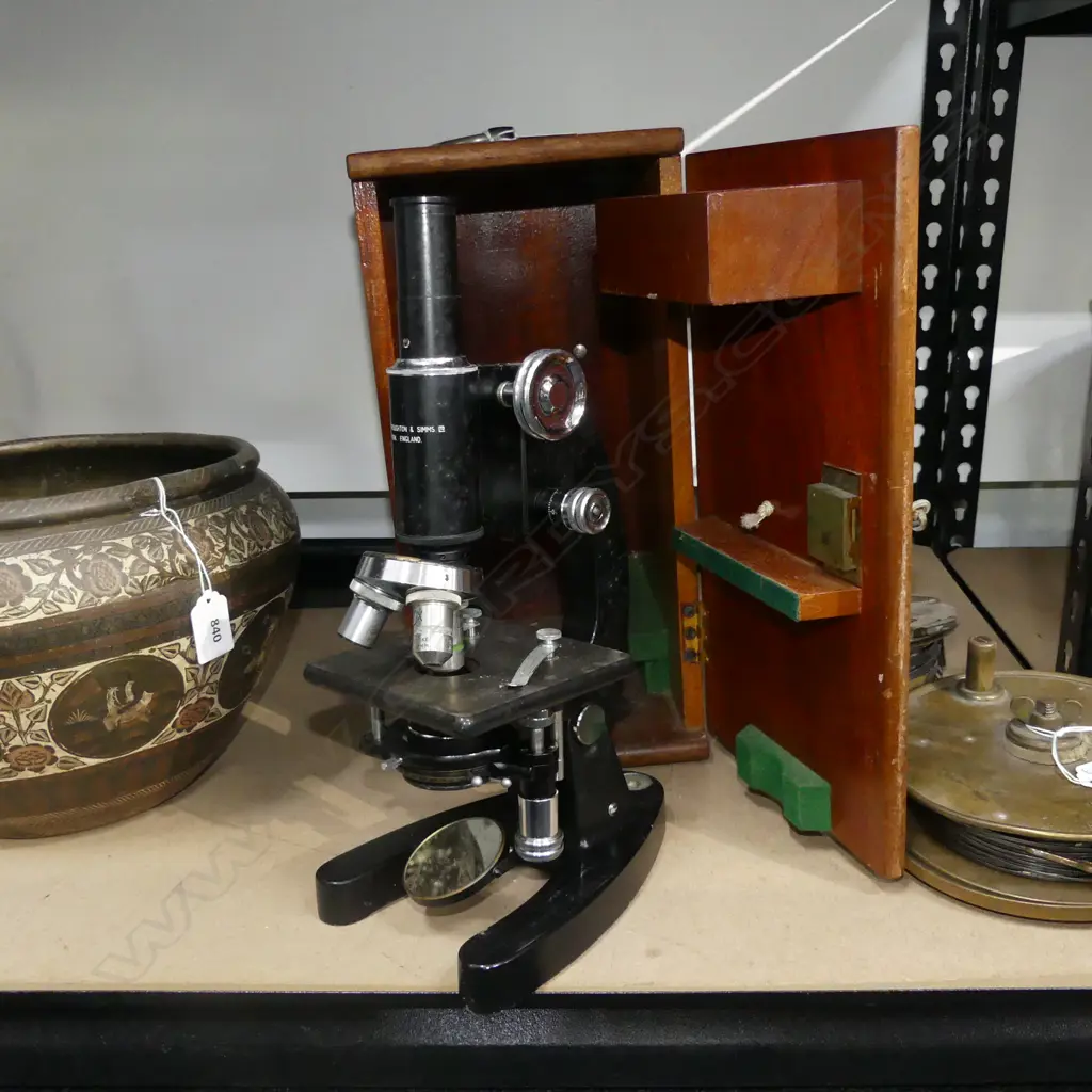 MICROSCOPE IN WOODEN CASE H.355mm Image 1++