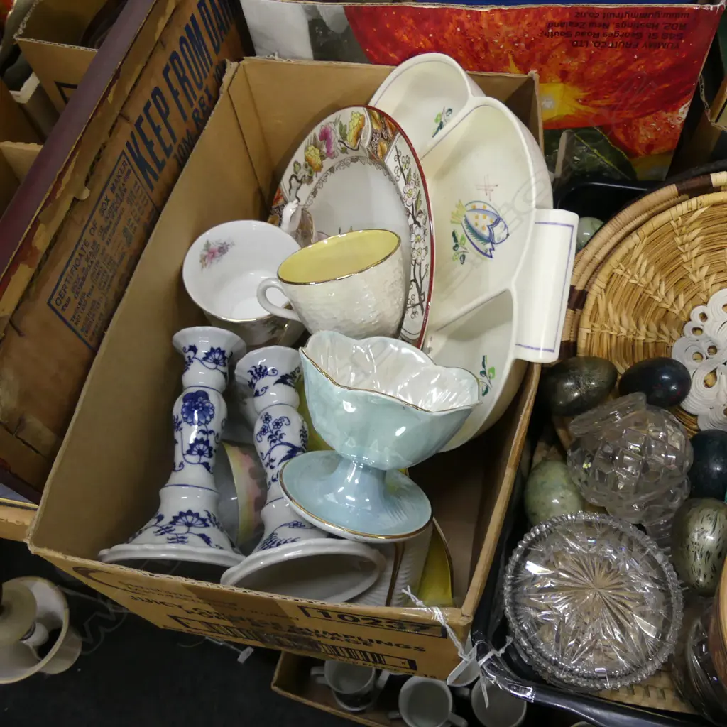 SM BOX ASST CHINA INCL MALIING, POOLE, BLUE ONION, ROYAL ALBERT ETC.. Image 1++