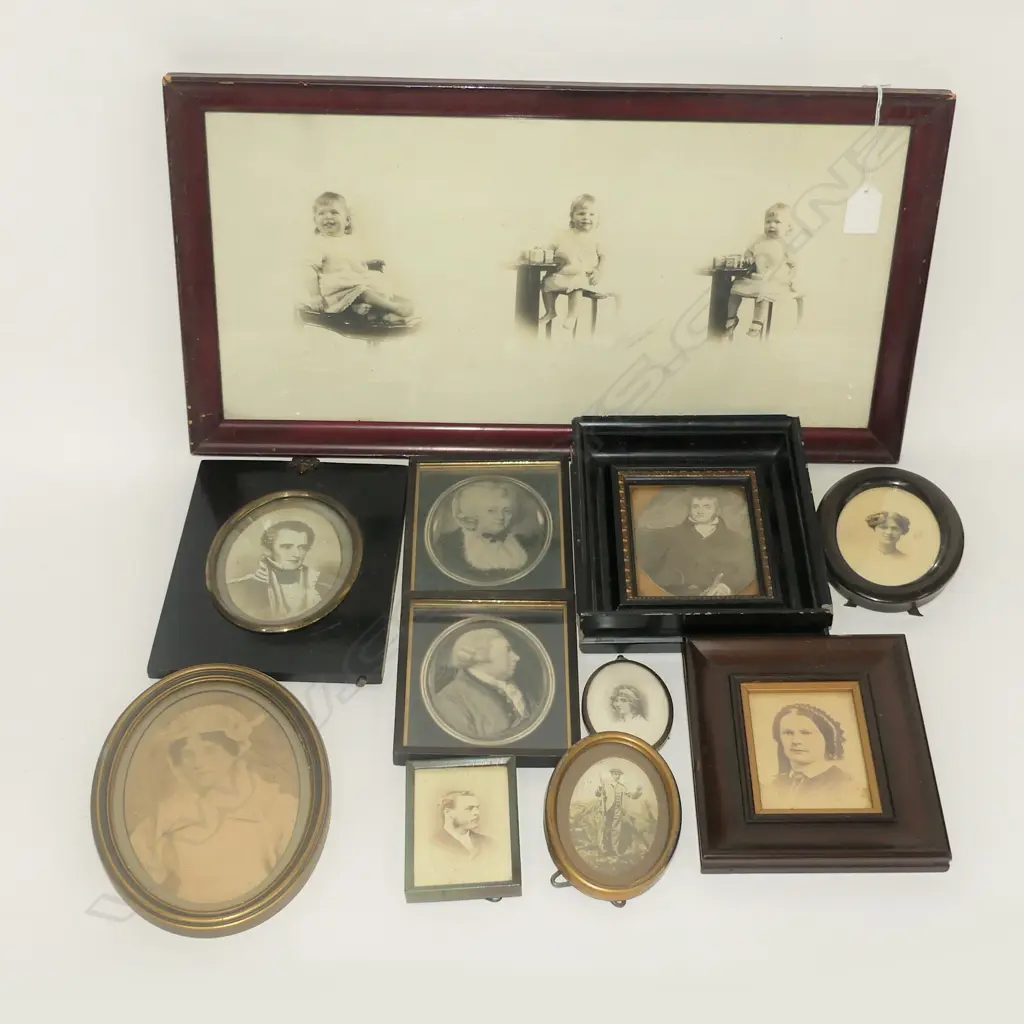 COLLECTION 11 VINTAGE FRAMED PORTRAITS Image 1++