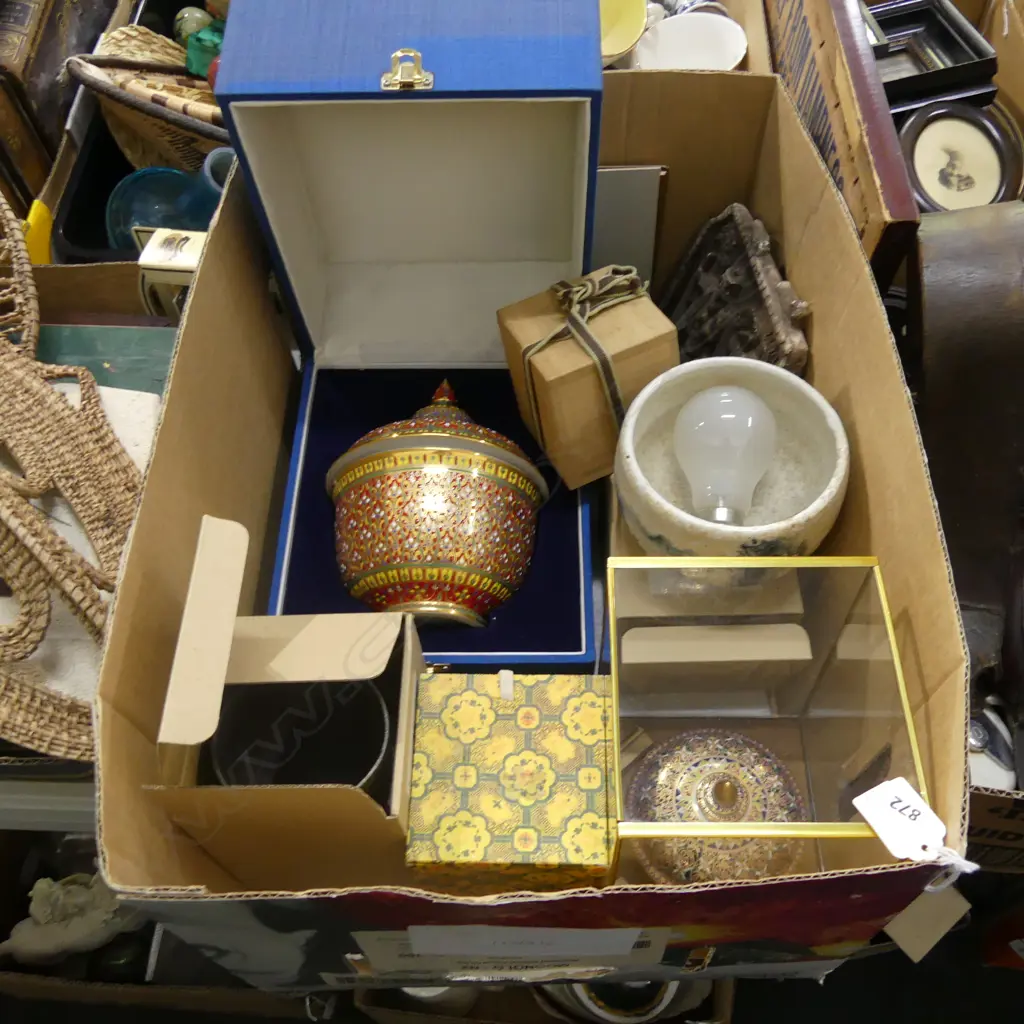 BOX LOT ASST. ORIENTAL CERAMICS Image 1++