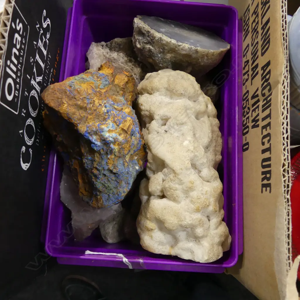 CONTAINER OF UNPOLISHED STONES / CRYSTALS ETC.. Image 1++