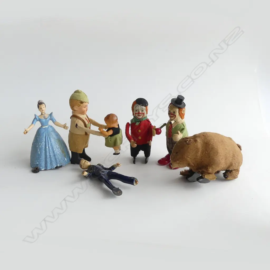 (20340) A COLLECTION OF TIN TOYS SOME WIND-UP WITH KEYS.... Image 1++