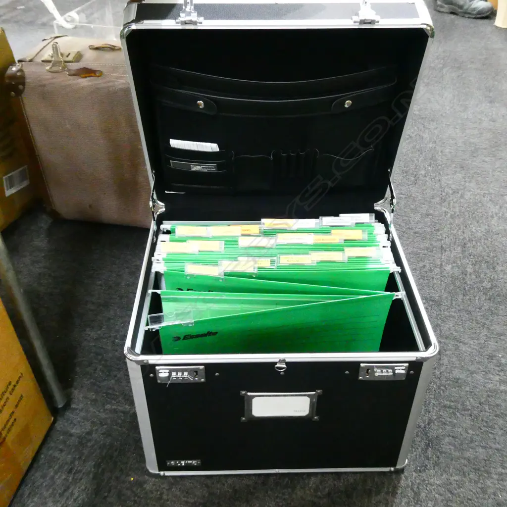 LEITZ LOCKABLE FILING CASE W.430mm Image 1++