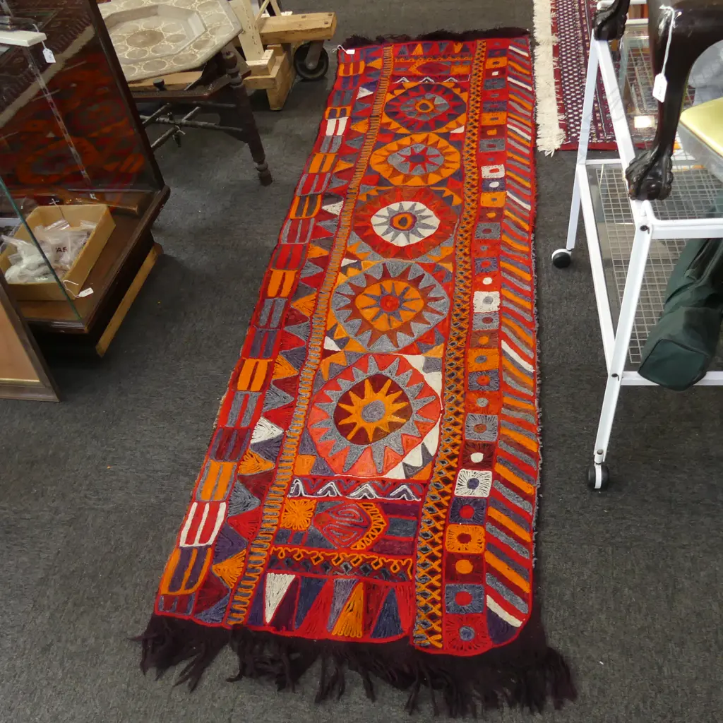 VINTAGE CHAIN STITCHED GEOMETRIC RUNNER ALL WOOL 2500x800mm Image 1++