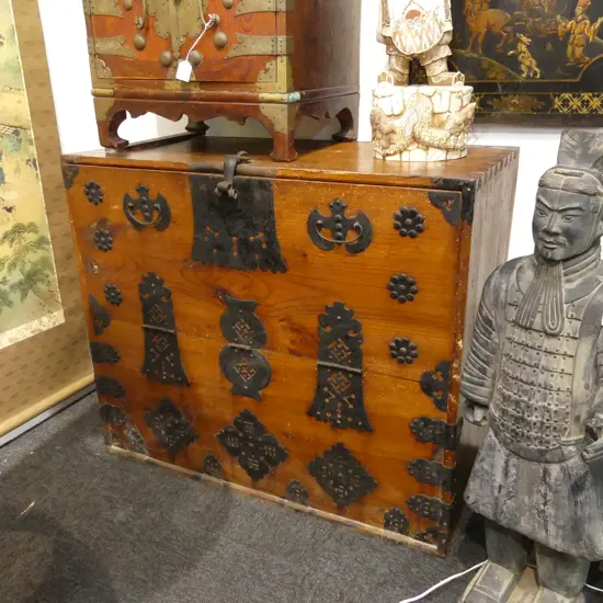 LARGE OLD ORIENTAL CHEST 900x415x770mm