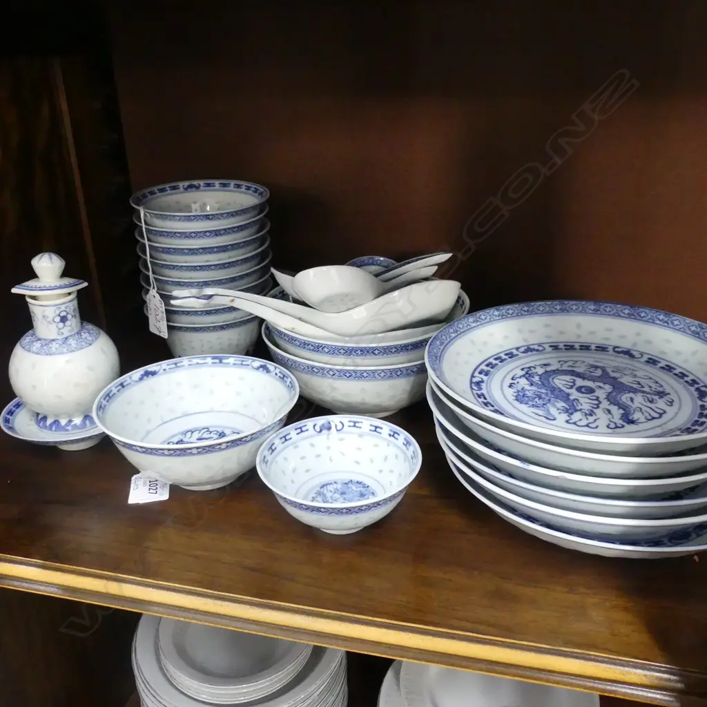 94 PC ORIENTAL BLUE & WHITE DRAGON PATTERN DINNER SERVICE; VARIOUS SIZE PLATES BOWLS, DISHES, 15 SPOONS (3 SIZES) Image 1++
